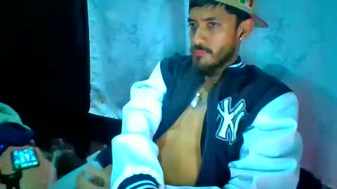 camisitas737 online show from February 18, 8:43 am