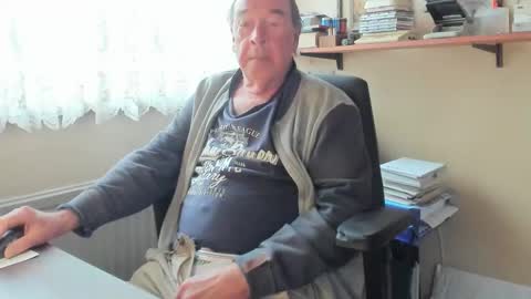 Cammee online show from March 14, 9:15 am