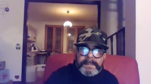 Snapshot of camomilla72 chatting on February 28, 11:01 pm Cristian online show from February 28, 11:01 pm