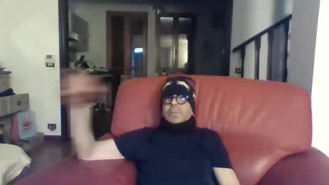 Snapshot of camomilla72 chatting on March 3, 10:38 am Cristian online show from March 3, 10:38 am
