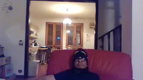 Snapshot of camomilla72 chatting on March 3, 3:53 pm Cristian online show from March 3, 3:53 pm