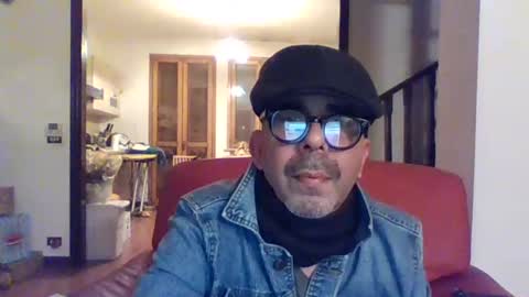 Snapshot of camomilla72 chatting on March 9, 12:31 am Cristian online show from March 9, 12:31 am