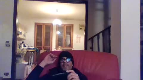 Snapshot of camomilla72 chatting on March 10, 12:40 am Cristian online show from March 10, 12:40 am