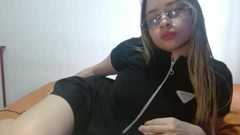 campanita12 online show from June 2, 3:14 pm