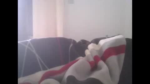 Snapshot of camru01 chatting on April 5, 7:38 am camru01 online show from April 5, 7:38 am