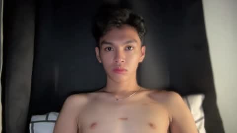 Snapshot of camwithethan chatting on November 9, 6:01 am Ethan online show from November 9, 6:01 am