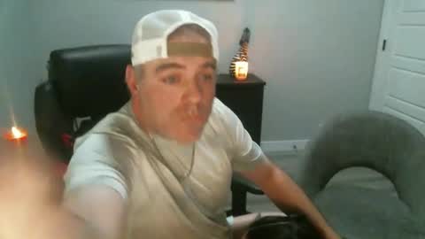 CanadianBacon6969 online show from May 17, 4:10 am