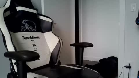 Devon online show from June 3, 1:41 am