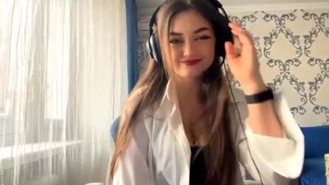 Kate online show from October 30, 9:33 am