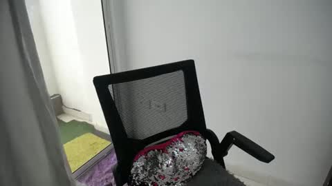 Snapshot of candacesxhot chatting on March 2, 9:32 pm cumorsmooke online show from March 2, 9:32 pm