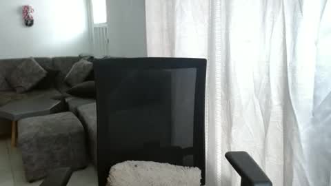 Snapshot of candacesxhot chatting on November 28, 5:37 pm cumorsmooke online show from November 28, 5:37 pm