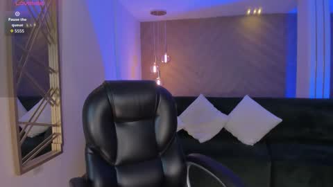 Snapshot of candaserussell chatting on March 6, 3:47 am Candanse R online show from March 6, 3:47 am