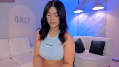 Snapshot of candaserussell chatting on March 21, 2:38 am Candanse R online show from March 21, 2:38 am