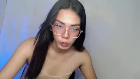 Snapshot of candi_blows chatting on October 27, 4:05 am Candi online show from October 27, 4:05 am