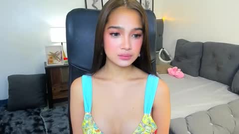 candiceferragamo online show from February 20, 5:35 pm