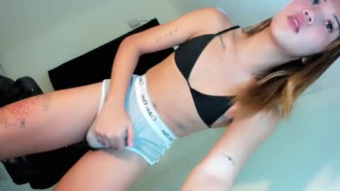candicesluttt online show from July 11, 3:15 pm