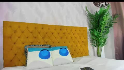 Snapshot of candise_oconnor chatting on September 12, 5:18 am candise online show from September 12, 5:18 am