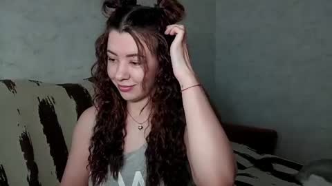 Snapshot of candisfregozo chatting on June 17, 10:06 am Mira online show from June 17, 10:06 am