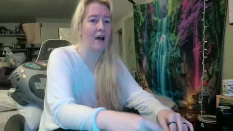 Candi online show from May 14, 7:04 am