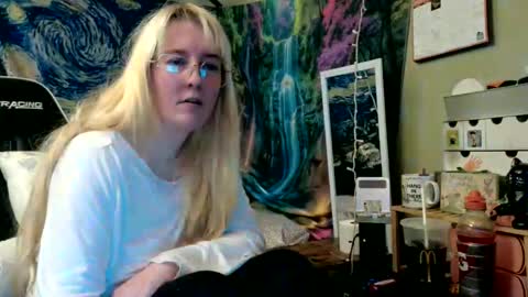 Candi online show from May 19, 2:18 am