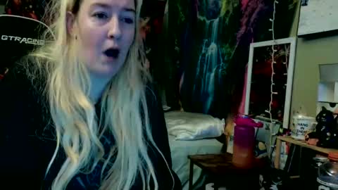 Candi online show from June 10, 1:17 am