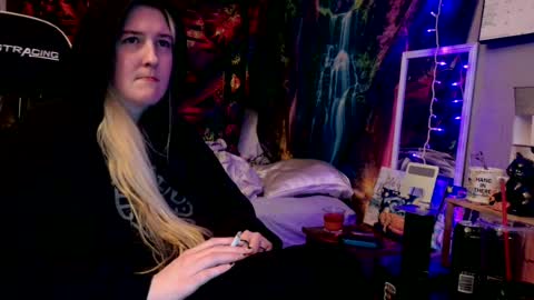 Candi online show from June 15, 5:37 pm