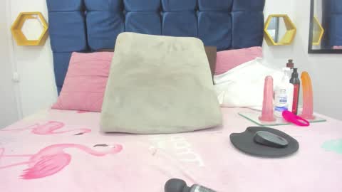 candy_big_tits18 online show from October 22, 12:22 am