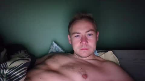 candy_boy_xoxo online show from June 10, 10:41 pm