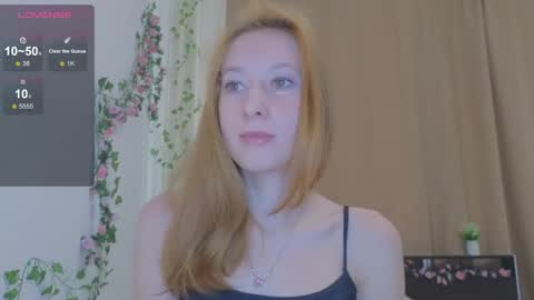 candy_flosse online show from September 15, 7:52 am