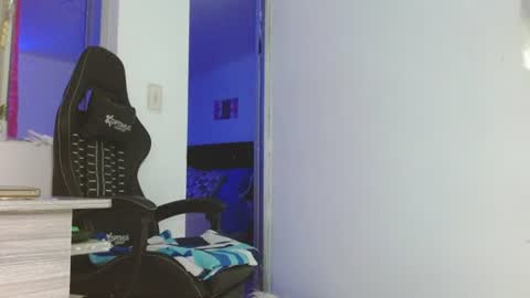 candy_giuliana21 online show from June 13, 1:36 am