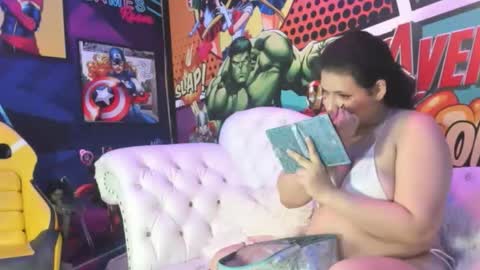 Snapshot of candy_hairy chatting on November 22, 3:05 am candy online show from November 22, 3:05 am