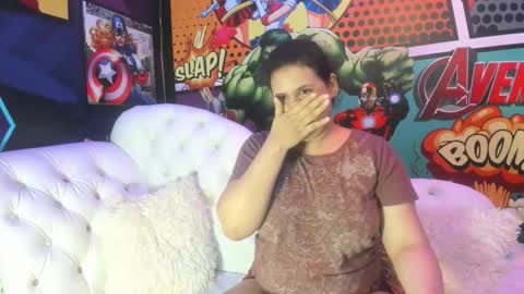 Snapshot of candy_hairy chatting on December 3, 3:03 am candy online show from December 3, 3:03 am