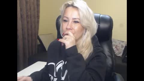 candy_hellenx online show from January 13, 6:08 am