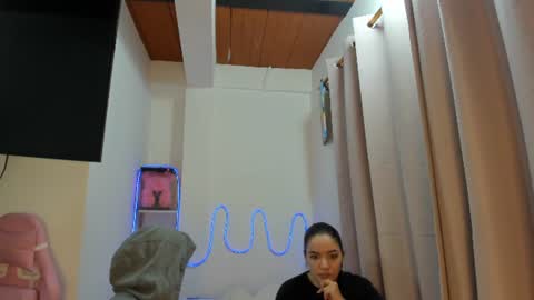 candy_kitty7343 online show from June 18, 5:19 am
