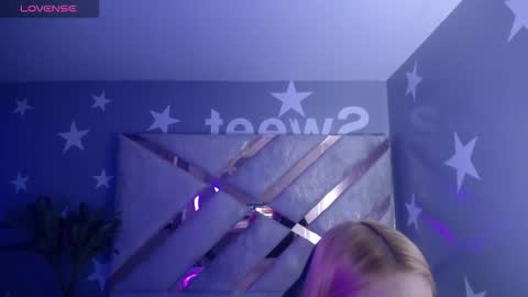 candy_kush_a online show from February 4, 3:23 am