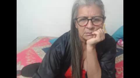 Snapshot of candy_mature_ chatting on December 18, 9:36 am candy online show from December 18, 9:36 am