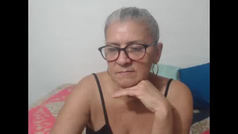 Snapshot of candy_mature_ chatting on December 19, 10:53 pm candy online show from December 19, 10:53 pm