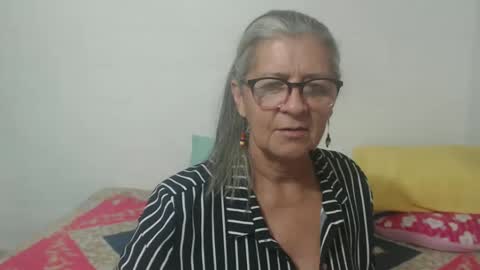 Snapshot of candy_mature_ chatting on December 22, 9:44 am candy online show from December 22, 9:44 am