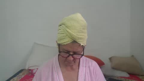 Snapshot of candy_mature_ chatting on December 24, 4:08 pm candy online show from December 24, 4:08 pm