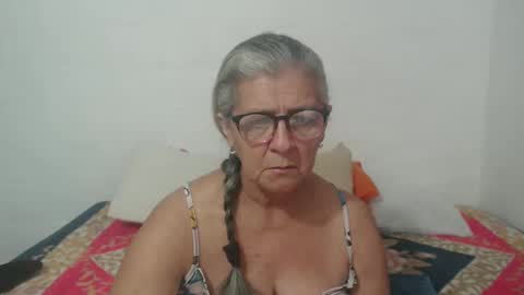 Snapshot of candy_mature_ chatting on December 25, 8:28 pm candy online show from December 25, 8:28 pm