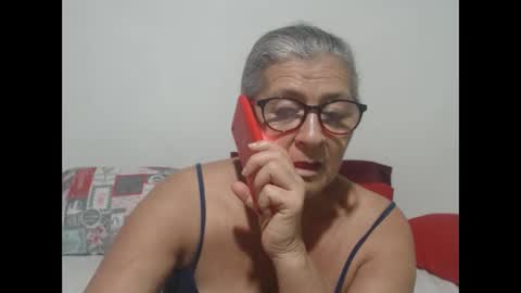 Snapshot of candy_mature_ chatting on January 2, 11:38 pm candy online show from January 2, 11:38 pm