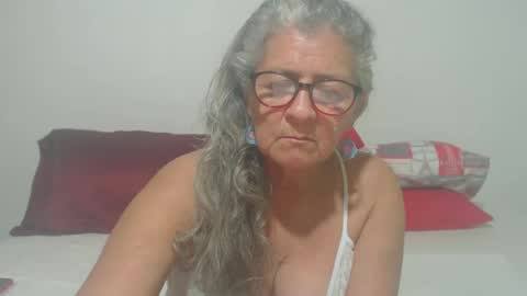 Snapshot of candy_mature_ chatting on January 4, 2:25 am candy online show from January 4, 2:25 am