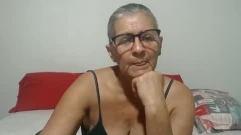 Snapshot of candy_mature_ chatting on January 9, 12:25 am candy online show from January 9, 12:25 am