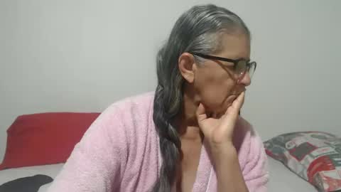 Snapshot of candy_mature_ chatting on January 9, 11:14 am candy online show from January 9, 11:14 am