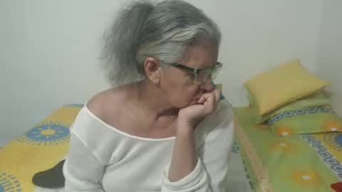 Snapshot of candy_mature_ chatting on January 18, 10:39 am candy online show from January 18, 10:39 am