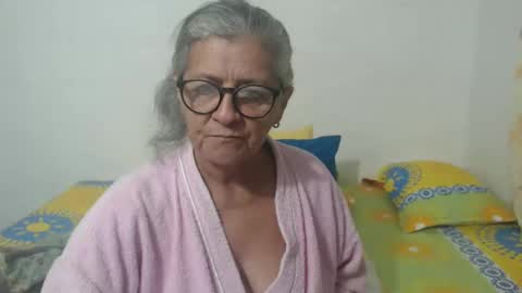 Snapshot of candy_mature_ chatting on January 19, 11:10 pm candy online show from January 19, 11:10 pm