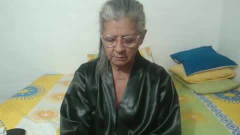 Snapshot of candy_mature_ chatting on February 2, 11:19 am candy online show from February 2, 11:19 am