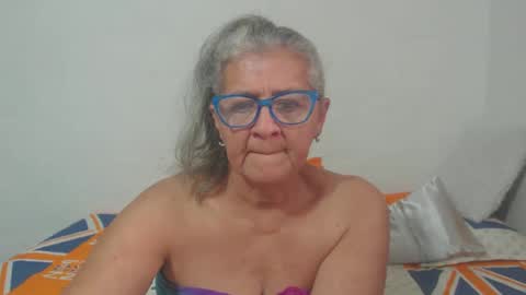 Snapshot of candy_mature_ chatting on February 21, 10:04 pm candy online show from February 21, 10:04 pm