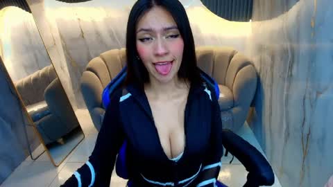 Snapshot of candy_sky_r chatting on April 10, 3:12 am Candy online show from April 10, 3:12 am