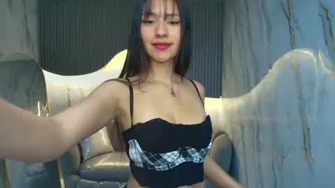 Snapshot of candy_sky_r chatting on July 2, 3:06 am Candy online show from July 2, 3:06 am